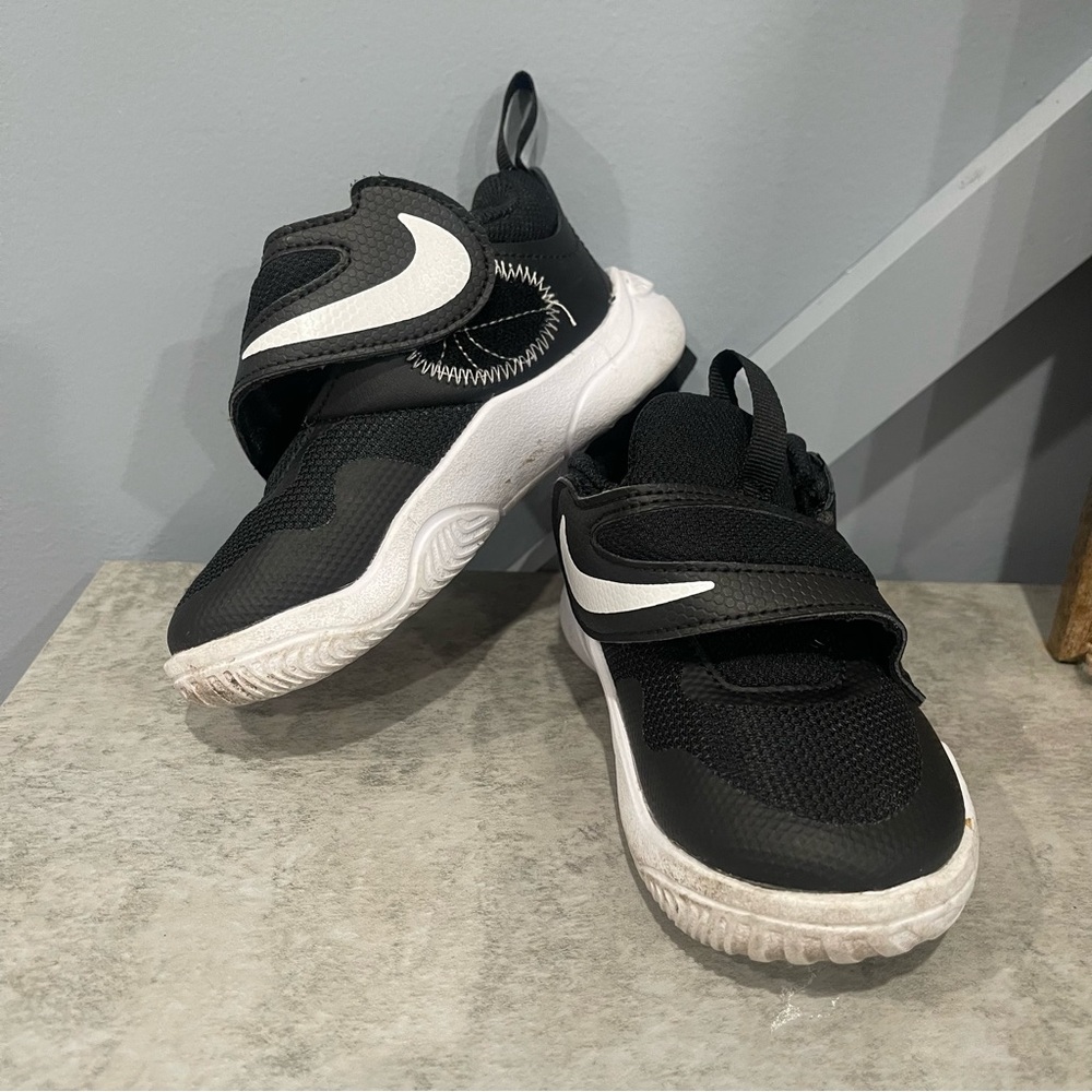 Nike Kids Black and White Velcro Sneakers | Toddler Shoes | Size 8